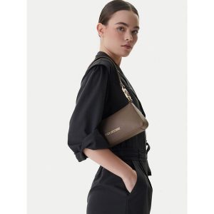 Torebka LOVE MOSCHINO. Brązowe torebki klasyczne LOVE MOSCHINO, bez wzorów, bez dodatków. Za 660,99 zł.