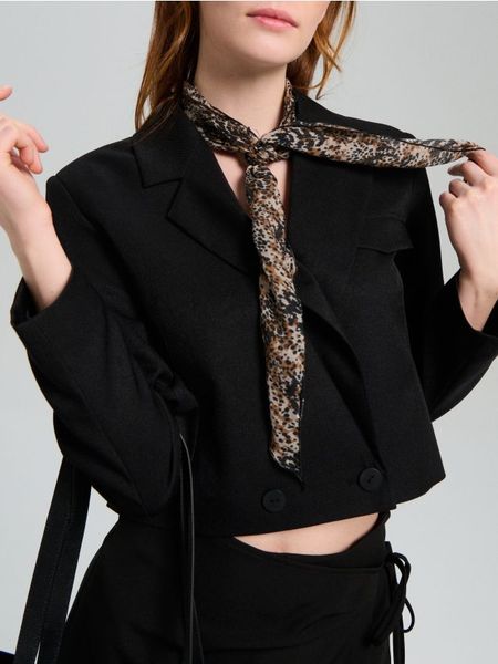 Chusta w panterkę - wielobarwny. Apaszki i chusty Sinsay, bez wzorów. Za 9,99 zł.