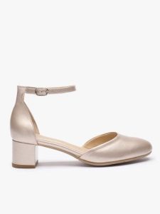 Platynowe ślubne czółenka ze skóry licowej. Brązowe czółenka Ryłko, bez wzorów, ze skóry, z okrągłym noskiem, bez obcasa, na obcasie, bez zapięcia. Za 399,99 zł.