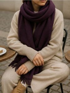 Chusta - bordowy. Czerwone apaszki i chusty Sinsay, bez wzorów. Za 15,99 zł.