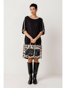 SKFK Torebka "Agres" w kolorze czarno-kremowym rozmiar: onesize. Brązowe torebki klasyczne SKFK, bez wzorów, z bawełny, przez ramię, bez dodatków. Za 317,99 zł.