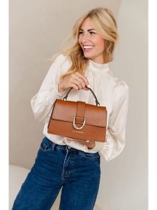 Lia Biassoni Skórzana torebka w kolorze jasnobrązowym - 25 x 16 x 8 cm rozmiar: onesize. Brązowe torebki klasyczne Lia Biassoni, bez wzorów, z materiału, przez ramię, bez dodatków. Za 282,99 zł.