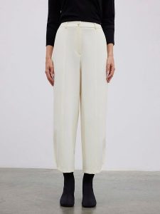 BGN Spodnie w kolorze kremowym rozmiar: 34. Brązowe spodnie z wysokim stanem BGN, bez wzorów, z materiału, z podwyższonym stanem. Za 108,99 zł.