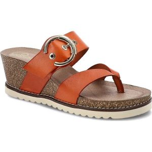 Pomarańczowe Klapki Yokono Wygodne Buty Na Koturnie. Brązowe klapki Yokono, bez wzorów, ze skóry, bez obcasa, na koturnie. Za 209,00 zł.