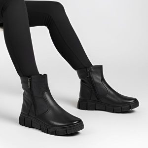 Botki damskie Wasak, z licowej skóry na płaskim obcasie i zapinane na suwak, czarne, 730. Czarne botki Wasak, bez wzorów, z jeansu, bez obcasa, na płaskiej podeszwie, bez zapięcia. Za 305,99 zł.