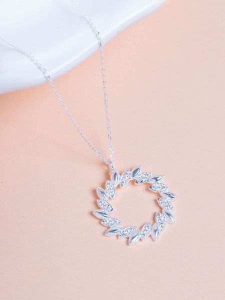 Lodie Silver Srebrny naszyjnik z zawieszką rozmiar: onesize. Szare naszyjniki Lodie Silver, z cyrkonią, srebrne. Za 87,19 zł.