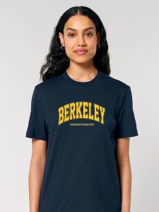 American Universities Koszulka "Berkeley University" w kolorze granatowym rozmiar: M. Niebieskie bluzki American Universities, m, bez wzorów, z bawełny, bez kołnierzyka, bez ramiączek. Za 70,24 zł.