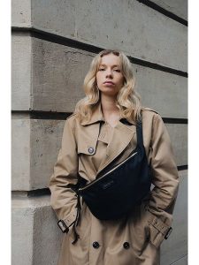 Maison héritage PARIS Saszetka "Rachel" w kolorze czarnym - 34 x 17 cm rozmiar: onesize. Czarne nerki i saszetki Maison héritage PARIS, bez wzorów, z materiału. Za 304,99 zł.