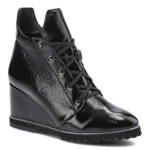 Czarne Botki Libero Damskie Modne Buty Na Koturnie. Czarne botki Libero, bez wzorów, ze skóry, bez obcasa, na koturnie, bez zapięcia. Za 279,00 zł.