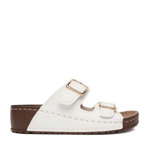 Klapki Go Soft. Białe klapki Go Soft, bez wzorów, bez obcasa. Za 99,99 zł.