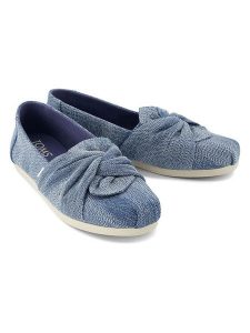 TOMS Espadryle w kolorze niebieskim rozmiar: 36. Niebieskie espadryle Toms, bez wzorów, bez obcasa. Za 114,95 zł.
