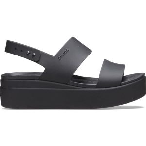 Sandały dmaskie Crocs BROOKLYN LOW WEDGE. Czarne sandały Crocs, bez wzorów, bez obcasa, bez zapięcia. Za 177,18 zł.