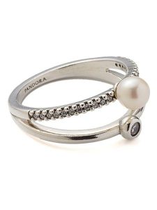 Pandora Srebrny pierścionek z perłą i cyrkoniami rozmiar: 58. Białe pierścionki Pandora, z cyrkonią, srebrne. Za 347,99 zł.
