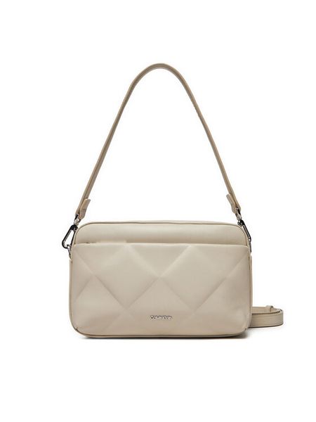Calvin Klein Torebka Diamond Quilt Camera Bag W/Pkt K60K612907 Beżowy. Brązowe listonoszki Calvin Klein, bez wzorów, ze skóry, bez dodatków. Za 259,99 zł.