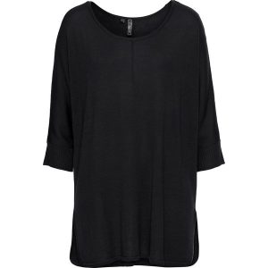 Sweter z dzianiny o splocie drobnych oczek, z rękawami 3/4. Niebieskie długie swetry bonprix, z dzianiny, bez kołnierzyka. Za 79,99 zł.