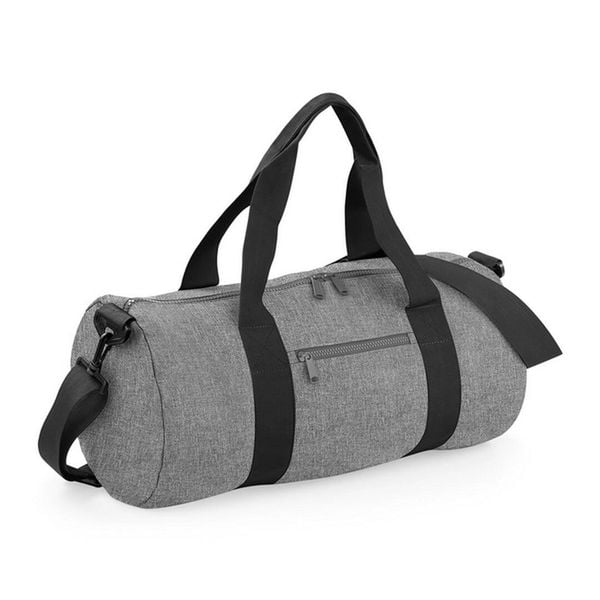 Torba podróżna w kontrastowych kolorach Bag Base Original. Białe torby podróżne i sportowe BAGBASE, bez wzorów, z materiału, na ramię. Za 137,00 zł.