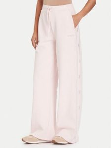 Guess Spodnie dresowe V5BB12 KCX22 Różowy Wide Leg. Czerwone spodnie dresowe Guess, xl, z aplikacjami, z dresówki. Za 379,99 zł.