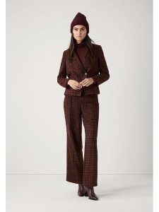 More & More Koszulka w kolorze bordowym rozmiar: 44. Czerwone bluzki More & More, bez wzorów, bez kołnierzyka, bez ramiączek. Za 118,01 zł.