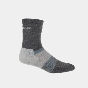 Skarpety merino Inov-8 Merino High Sock. Szare skarpetki Inov-8, bez wzorów. Za 78,99 zł.