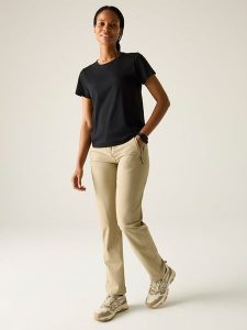 Regatta Spodnie funkcyjne "Travel Light II Packaway" w kolorze khaki rozmiar: 38. Brązowe spodnie dresowe Regatta, bez wzorów, z materiału. Za 167,28 zł.