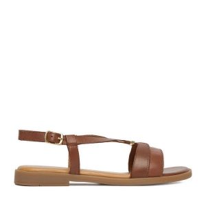 Sandały Lasocki. Brązowe sandały Lasocki, bez wzorów, bez obcasa, na płaskiej podeszwie, bez zapięcia. Za 149,99 zł.