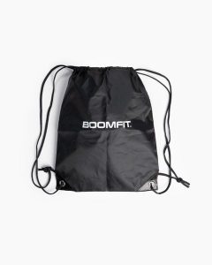 Torba Sportowa - BOOMFIT. Czarne torby podróżne i sportowe BOOMFIT, bez wzorów, z materiału. Za 50,45 zł.