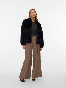 Vero Moda Kurtka przejściowa w kolorze czarnym rozmiar: L. Czarne kurtki Vero Moda, l, bez wzorów, bez kaptura. Za 175,67 zł.