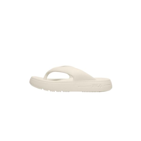 Klapki damskie Fila Superbubble. Brązowe klapki Fila, bez wzorów, bez obcasa. Za 127,50 zł.