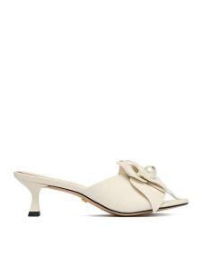 GINO ROSSI Klapki CEO-ROSE-LT2220-1 Biały. Białe klapki Gino Rossi, bez wzorów, ze skóry, bez obcasa. Za 379,99 zł.