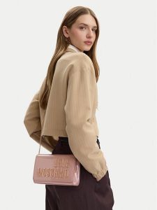 LOVE MOSCHINO Torebka JC4251PP0OKE160A Różowy. Czerwone torebki klasyczne LOVE MOSCHINO, bez wzorów, ze skóry, bez dodatków. Za 647,99 zł.