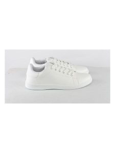 C'M Sneakersy w kolorze białym rozmiar: 37. Białe trampki C'M, bez wzorów, z materiału, bez zapięcia. Za 104,89 zł.