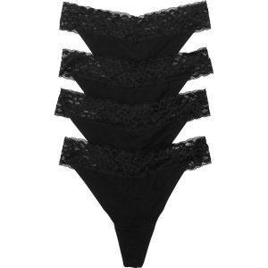 Stringi z bawełną (4 pary). Czarne stringi bonprix, bez wzorów, z bawełny. Za 52,99 zł.