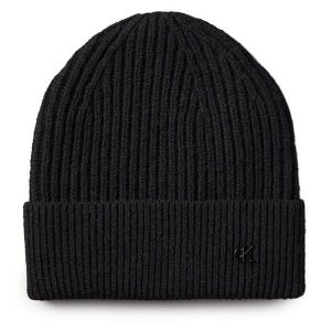 Czapka Calvin Klein. Czarne czapki Calvin Klein, bez wzorów. Za 139,99 zł.