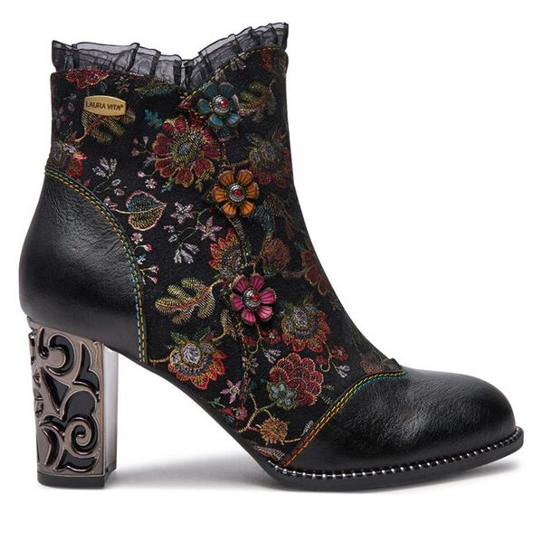 Botki Laura Vita. Czarne botki LAURA VITA, bez wzorów, bez obcasa, na słupku, bez zapięcia. Za 439,99 zł.