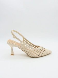 Bellucci Czółenka w kolorze beżowym rozmiar: 38. Brązowe czółenka Bellucci, bez wzorów, bez obcasa, bez zapięcia. Za 121,99 zł.