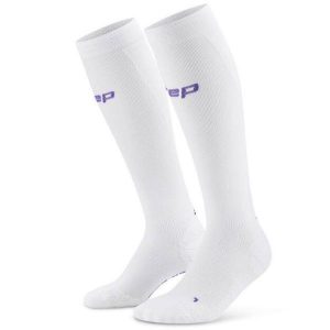 Damskie długie skarpety kompresyjne sportowe Core Ultralight CEP. Białe skarpetki CEP, bez wzorów, z elastanu. Za 199,00 zł.