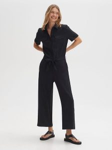OPUS Kombinezon w kolorze czarnym rozmiar: 36. Czarne kombinezony Opus, bez wzorów, z tkaniny, bez kołnierzyka, bez ramiączek. Za 187,99 zł.