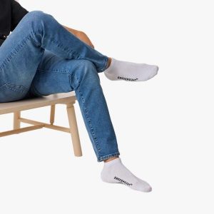 Skarpety sportowe Swedemount Ankle Socks 4-Pack. Białe skarpetki SWEDEMOUNT, bez wzorów. Za 59,99 zł.