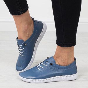 Niebieskie skórzane półbuty damskie T.Sokolski 2023. Niebieskie półbuty Sokolski, na jesień, bez wzorów, z jeansu, z okrągłym noskiem, bez obcasa, na płaskiej podeszwie, bez zapięcia. Za 249,00 zł.