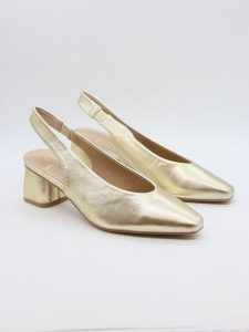 Bellucci Czółenka w kolorze złotym rozmiar: 37. Żółte czółenka Bellucci, bez wzorów, bez obcasa, bez zapięcia. Za 100,99 zł.