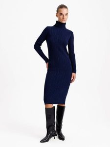 BGN Sukienka dzianinowa w kolorze granatowym rozmiar: 40. Niebieskie sukienki BGN, na imprezę, bez wzorów, z dzianiny, bez kołnierzyka, bez ramiączek, midi. Za 92,21 zł.