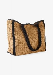 Słomkowa torba typu shopper z kontrastowymi detalami. Brązowe shopper bag bonprix, bez wzorów, bez dodatków. Za 74,99 zł.