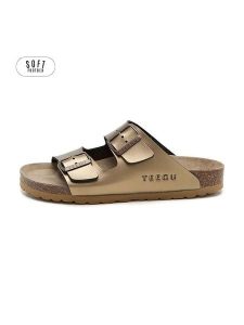 Teegu Klapki w kolorze brązowym rozmiar: 39. Brązowe klapki teegu, bez wzorów, z otwartym noskiem, bez obcasa. Za 121,99 zł.