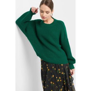 Sweter oversize. Swetry oversize marki Orsay. W wyprzedaży za 40,00 zł.
