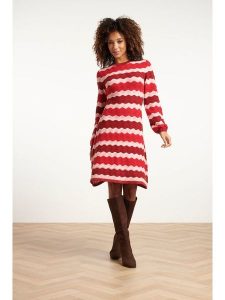 Smashed Lemon Sukienka dzianinowa w kolorze czerwono-jasnoróżowym rozmiar: XXL. Czerwone sukienki Smashed Lemon, na co dzień, xxl, bez wzorów, z dzianiny, bez kołnierzyka, bez ramiączek, midi, proste. Za 166,88 zł.