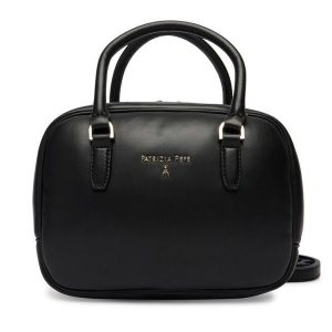 Torebka Patrizia Pepe. Czarne kuferki Patrizia Pepe, bez wzorów, bez dodatków. Za 1 439,00 zł.