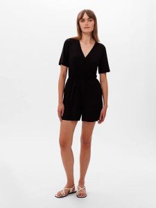 Les Lunes Kombinezon "Maryleene" w kolorze czarnym rozmiar: M. Czarne kombinezony Les Lunes, m, bez wzorów, bez kołnierzyka, bez ramiączek. Za 165,99 zł.