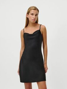 LeGer Sukienka "Letizia" w kolorze czarnym rozmiar: 34. Czarne sukienki LeGer, bez wzorów, bez kołnierzyka, bez ramiączek, mini. Za 100,99 zł.