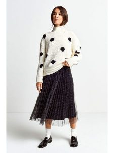 Rich & Royal Sweter w kolorze białym rozmiar: M. Białe swetry oversize Rich & Royal, m, bez wzorów, z wełny, bez ramiączek. Za 202,03 zł.