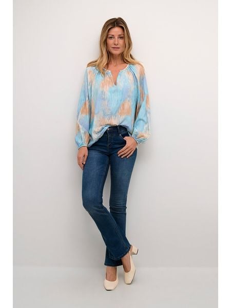 Kaffe Bluzka w kolorze błękitnym rozmiar: S/M. Niebieskie bluzki Kaffe, m, bez wzorów, z wiskozy, bez kołnierzyka, bez ramiączek. Za 104,99 zł.